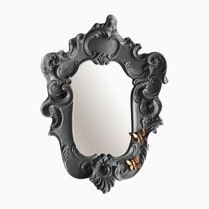 Barocker Spiegel mit Magnetischen Schmetterlingen in Grau von Rebirth Ceramics