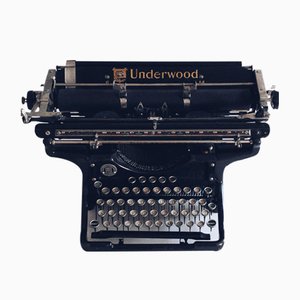 American No. 6 - 14 Qwertz Typewriter from Underwood Elliot Fisher Co., 1930s