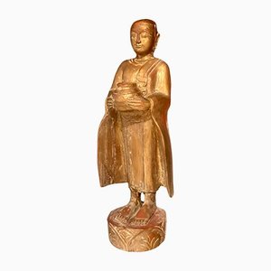 Thailändische Buddha-Statue aus geschnitztem Holz