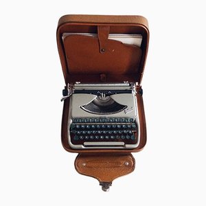 Máquina de escribir Junior Qwertz de Neckermann, años 60
