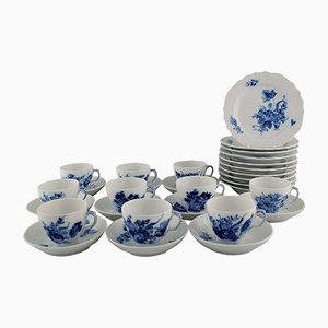 Servicio de café curvado Blue Flower para diez personas de Royal Copenhagen, años 80. Juego de 30