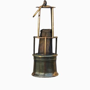 Lámpara de aceite antigua