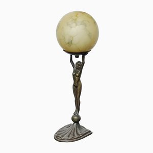 Französische Art Deco Lampe einer Frau mit Globus