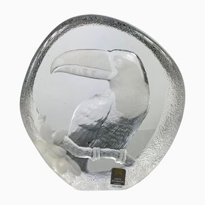 Escultura de pisapapeles en forma de tucán de cristal esmerilado de Mats Jonasson, años 80