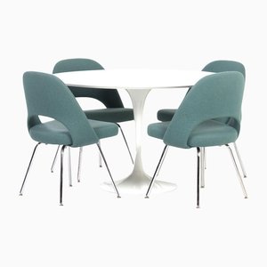 Tulip Table With 4 Chairs by Eero Saarinen for Knoll, Set of 5