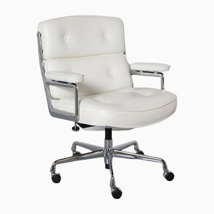 Lobby Sessel aus weißem Leder von Charles & Ray Eames für Vitra