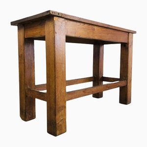 Mesa auxiliar robusta de madera