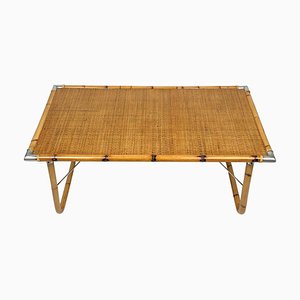 Mesa de centro plegable de bambú, ratán y mimbre con esquinas de acero, años 70