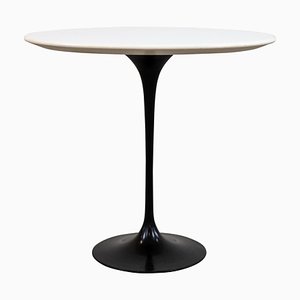 Table d'Appoint Ronde Noire et Blanche en Bois par Eero Saarinen, 1990s