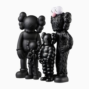 Kaws, Figurines de Famille, Version Noire, 2021, Vinyle Peint