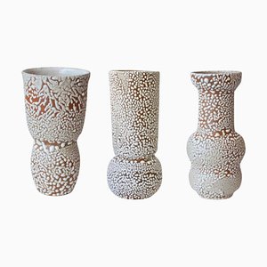 Weiße C-019, C0-15, C-018 Vasen aus Steingut von Moïo Studio, 3er Set