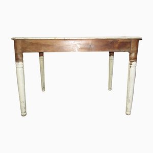 Antiker Tisch aus Nussholz