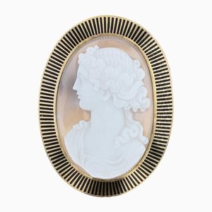 Broche francés antiguo de cornalina esmaltado en oro amarillo de 18 kt