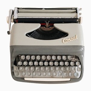 Máquina de escribir Travel Qwertz de Consul, Czechoslovakia, años 60