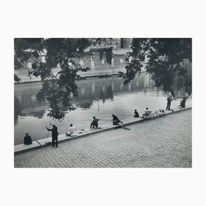 Erich Andres, Fishermen by the Seine, Paris, France, 1950s, Fotografía en blanco y negro