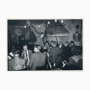 Erich Andres, Künstler in Montmartre beim Abendessen im Restaurant, Paris, Frankreich, 1950er, Schwarz-Weiß-Fotografie