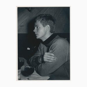 Erich Andres, Jeune Etudiant Boire du Vin, Paris, France, 1950s, Photographie Noir & Blanc