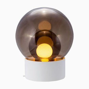 Lampada da tavolo Boule piccola in vetro grigio fumo con base bianca di Sebastian Herkner per Pulpo & Rosenthal