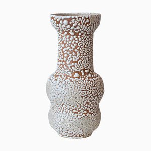 Weiße C-018 Vase aus Steingut von Moïo Studio