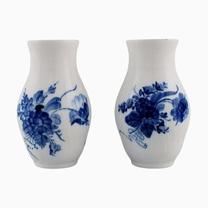 Blaue gebogene Blumenvasen von Royal Copenhagen, 2er Set