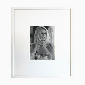 Brigitte Bardot with Flower, 1968, Papel fotográfico, enmarcado