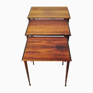 Tavoli ad incastro moderni in palissandro con gambe a bacchetta, Scandinavia, set di 3