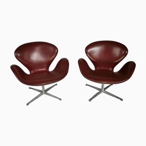 Mid-Century Swan Chairs by Arne Jacobsen for Fritz Hansen, 1968, Set of 2