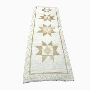 White Herki Hallway Runner Rug