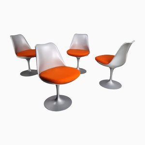 Sedie Tulip in cotone arancione e struttura grigia di Eero Saarinen per Knoll, set di 4
