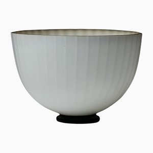 White Bowl with Emerald Green Base by Arthur Percy for Gullaskruf.