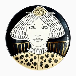 Woman with Snail Plate by Dalila Chessa