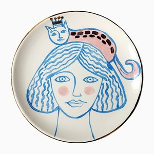 Plato Woman with Gold Crowned Cat de Dalila Chessa