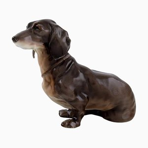 Figura de perro salchicha europea de porcelana, años 30