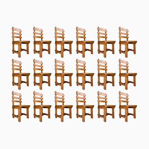 Brutalistische Esszimmerstühle aus Eiche, Frankreich, 1960er, 18er Set