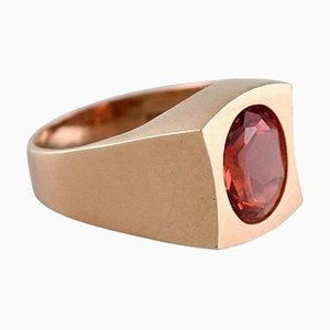 Modernist Ring in 14K Gold with Red Garnet
