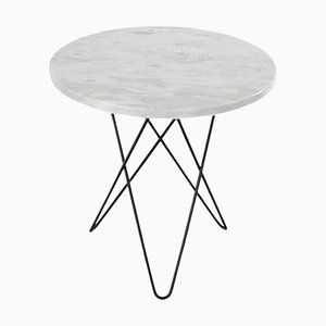 Hoher Mini O Tisch aus weißem Carrara Marmor und schwarzem Stahl von Ox Denmarq