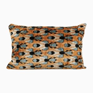 Housse de Coussin Lombaire en Velours Ikat Bronze avec Motif Papillon ou Mouche