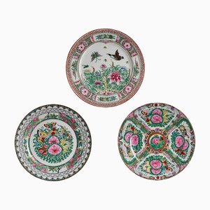 Platos asiáticos de porcelana pintados a mano con diseños intrincados. Juego de 3