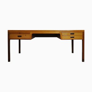 Scandinavian Modern Mahogany Desk by Ejnar Larsen and Axle Bender Madsen for Willy Beck