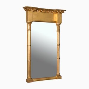 Espejo inglés Regency decorativo de madera dorada, década de 1820