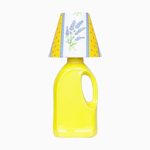 Gelbe Wäscherei Lampe von Lola Mayeras