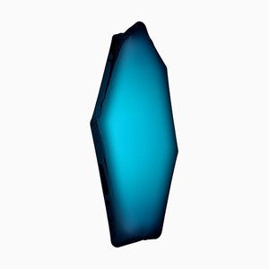 Espejo de pared escultural Tafla C4 en azul profundo de Zieta