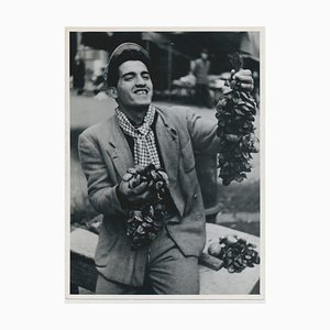 Fotografia in bianco e nero di un uomo, anni '50