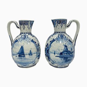 Jarras Delftware holandesas ovaladas con asas de Porceleyne Fles, 1894. Juego de 2