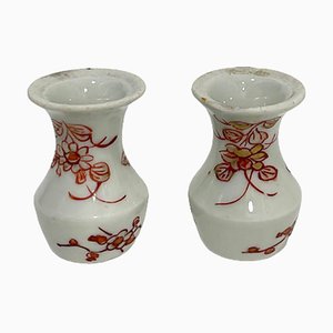 Jarrones chinos en miniatura de porcelana roja y dorada. Juego de 2