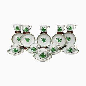 Tazas y platillos Apponyi en forma de ramo chino de porcelana verde de Herend Hungary. Juego de 10