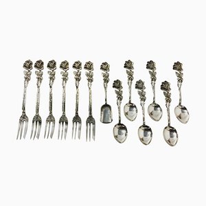 Tenedores de repostería, cucharaditas y cuchara de azúcar de plata de Christoph Widmann, Alemania. Juego de 13