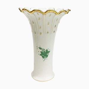 Große chinesische Bouquet Apponyi Vase aus grünem Porzellan von Herend