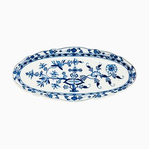 Wide 19th Century Oval Platter in Onion Pattern from Meissen