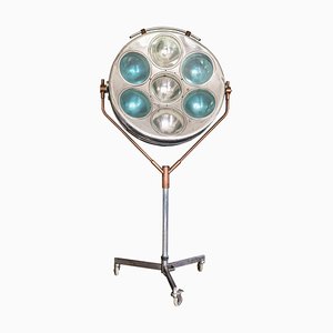 Industrielle Mid-Century Aluminium Chirurgen Stehlampe, 1950er